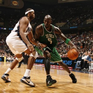 开云官网在线-尤文图斯防守反击战术：成功限制对手主攻线，尤文图斯后防线组合