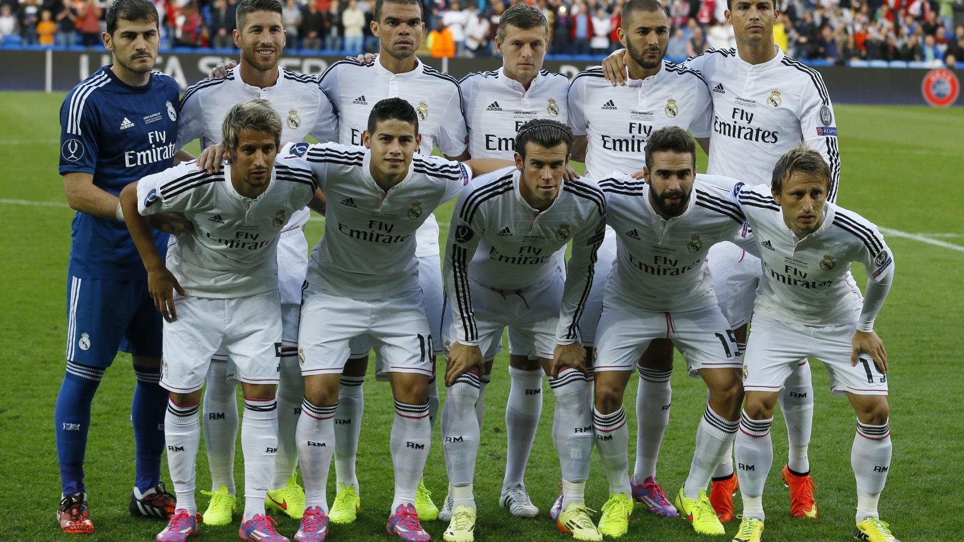 信心十足，女足比赛团队战胜对手精神凝聚力，女足拼搏